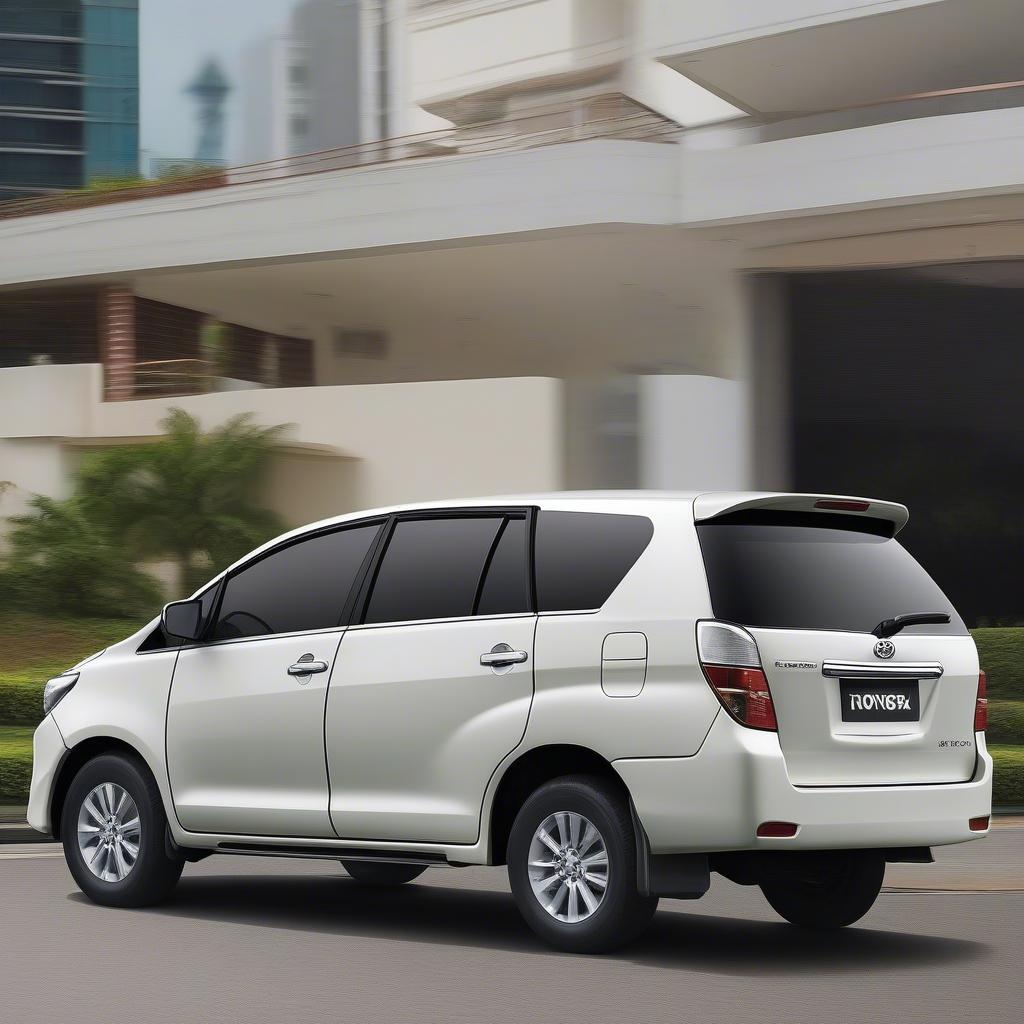 Bán xe Innova số tự động cũ giá tốt, chất lượng đảm bảo tại Toyota Xuân Phương