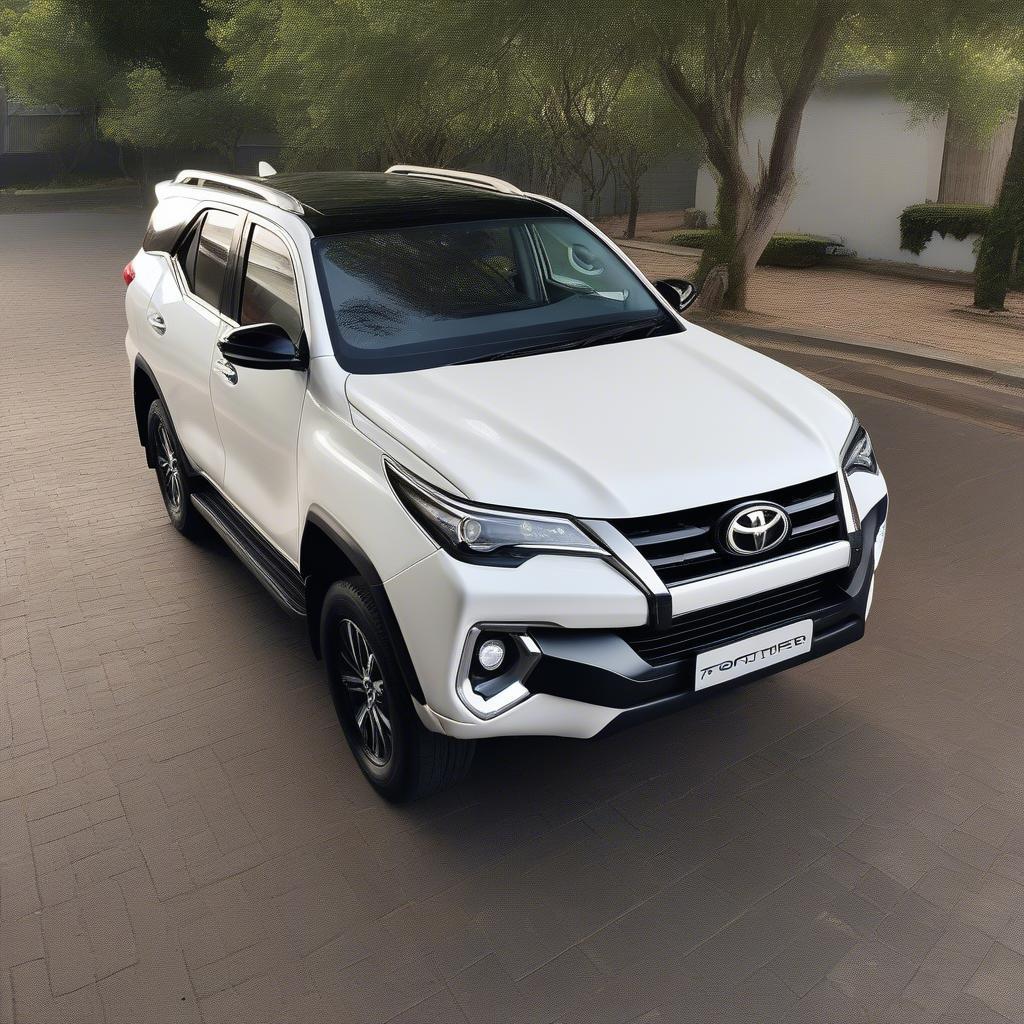 Toyota Fortuner 2018 màu trắng ngọc trai sang trọng