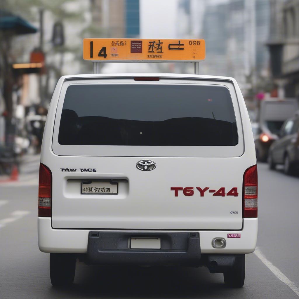 Giá Toyota Hiace 2019 Biển Số