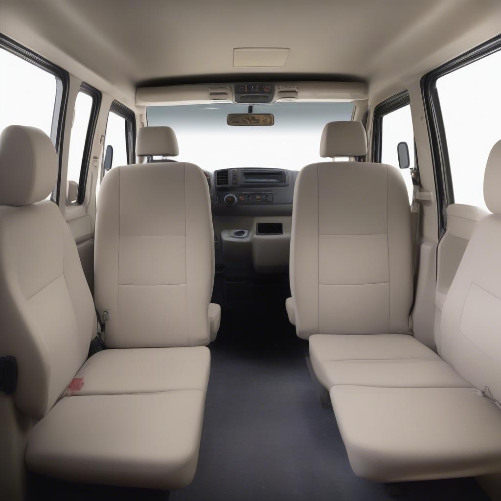 Nội Thất Rộng Rãi Của Toyota Hiace