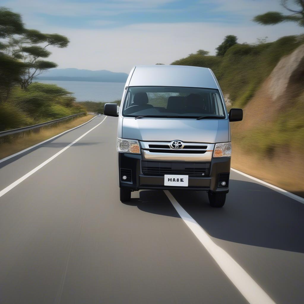 Toyota Hiace 16 chỗ 2020 vận hành