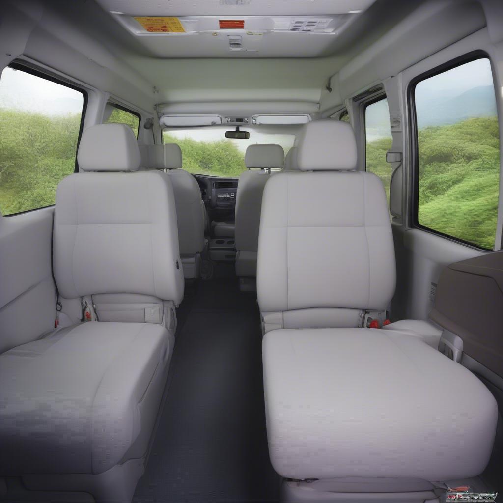 Nội thất Toyota Hiace 2010