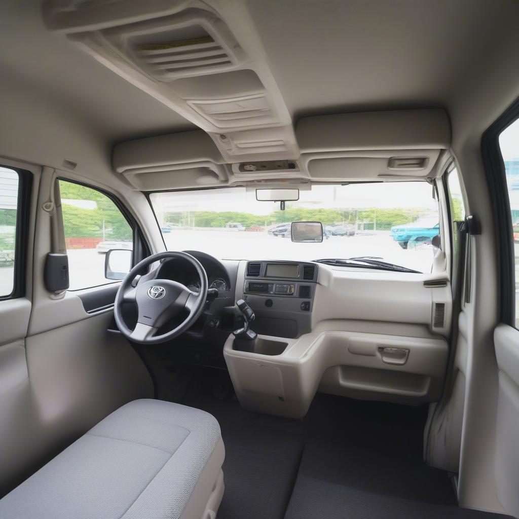 Hình ảnh nội thất Toyota Hiace 2015