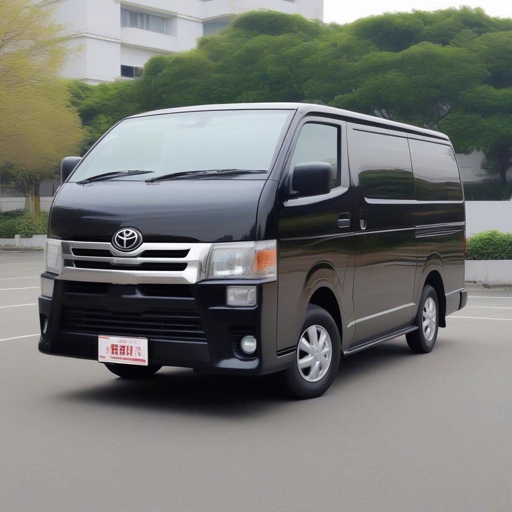 Ngoại thất Toyota Hiace 2016 cũ