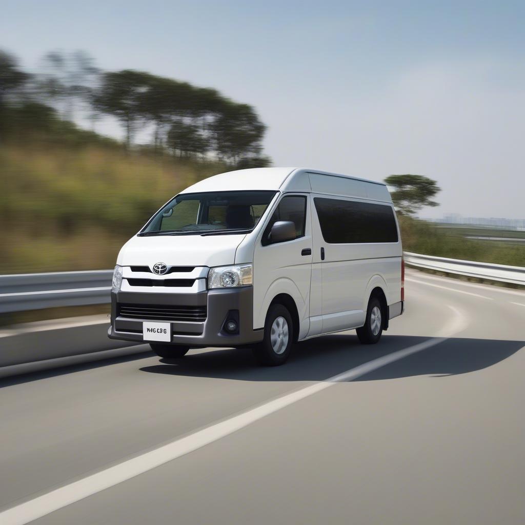 Toyota Hiace tiêu hao nhiên liệu trên đường