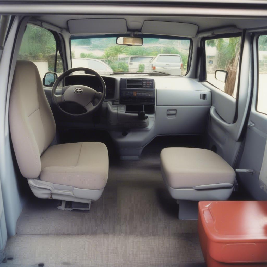 Nội thất Toyota Townace 1998: Rộng rãi và thoải mái cho hành khách