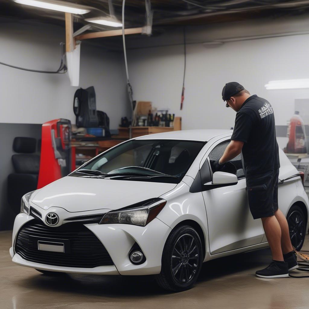 Dịch vụ vệ sinh Toyota Yaris chuyên nghiệp tại Anaheim, CA